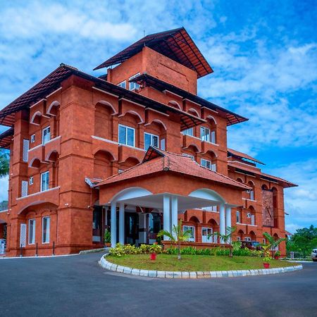 Kumbanad Heritage Hotel Vennikulam Екстериор снимка